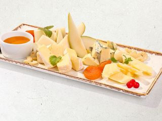 Platou de cașcavaluri