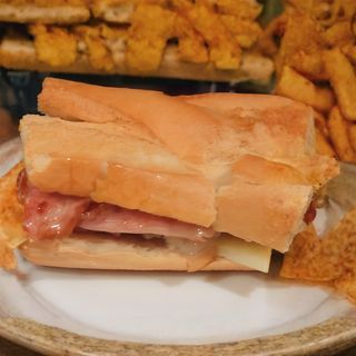 Bocadillo de jamón york y queso (30 Cm.)