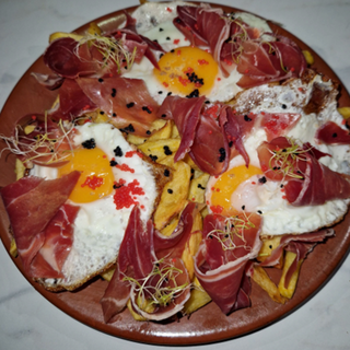 Huevos Rotos Con Jamón