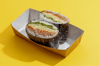 Онигиразу с тунцом (200 г)