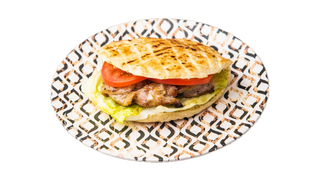 Dimljeni pileći batak u lepinji