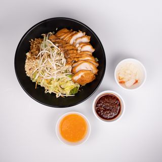 Sałatka z kurczakiem griloowanym