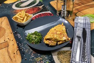 Omletă Toscana și iaurt