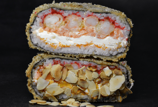 Суші-бургер лосось-креветка