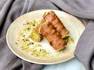 Каннолі від Франчески: з фісташковим кремом (220g)