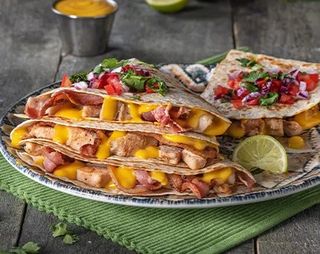 Quesadilla de Pollo y Bacon