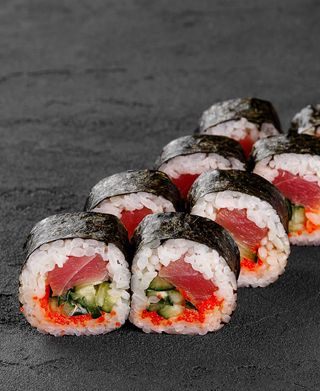 Хосо макі з тунцем