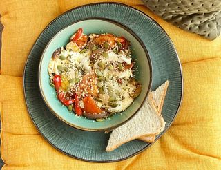 Сніданок з яйцями пікантний