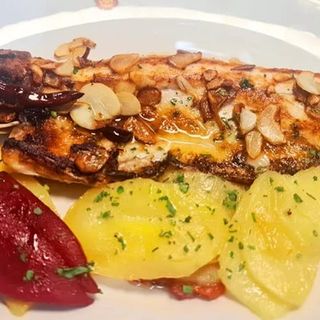 Lubina a la bilbaína 