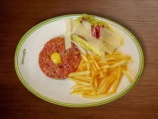 Тартар із яловичини з пармезаном (230g)