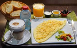 Petit Déjeuner Omelette Fromage