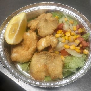 Rosada Frita Con Ensalada