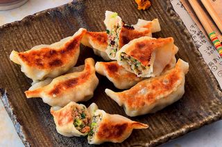 Ravioli di carne e verdure alla griglia