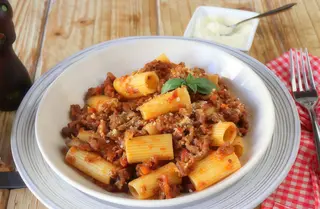 Penne con Ragú a la Boloñesa