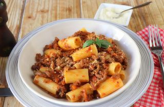 Penne con Ragú a la Boloñesa