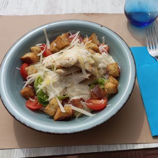 Ensalada De Pollo César