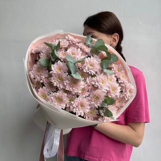 Хризантема рожева з евкаліптом 9 гілок