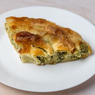 Burek sa sirom i zeljem 1kg