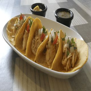 Tacos de tinga de pollo (5 uds.)