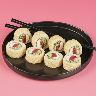 Філадельфія з тунцем в кунжуті (245 г)