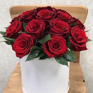 Cutie Trandafiri Rosii