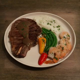 Entrecôte Aux Crevettes À La Truffe