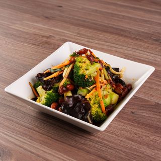 Salata od mariniranog brokolija