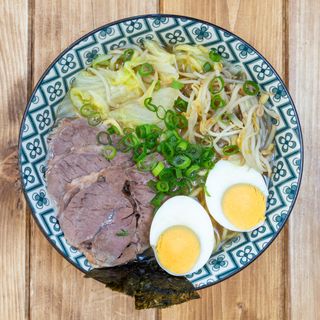 Ramian con manzo e bok choi