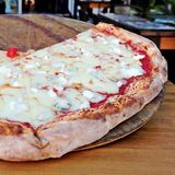 Pizza cuatro quesos (33 cm.)