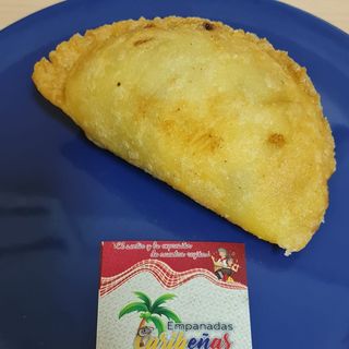 empanada de pollo y queso gouda 