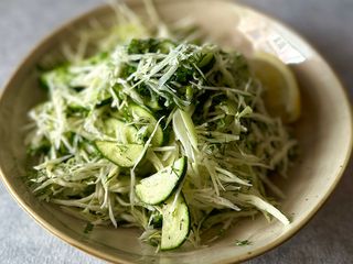 Салат з капустою та огірками (250г)