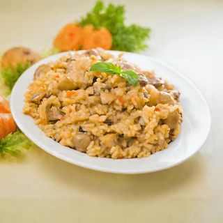 Ризото с пилешко, сметана и гъби (450г)