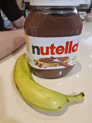 Waffle nutella e banana con crema caramello 