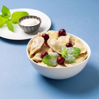 Pierogi z wiśnią (12 szt.)