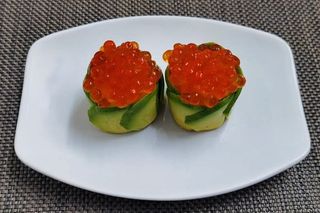 Tulipán huevas de salmón (2 pzas.)