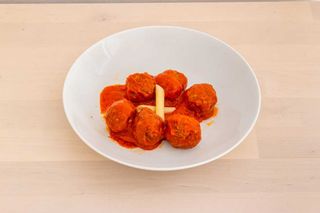 Albóndigas Con Salsa Tomate