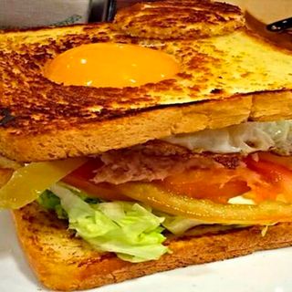 Sándwich  Vegetal Atún, Huevo Frito