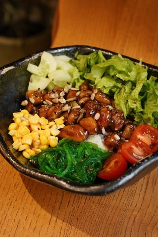 Боул з куркою теріякі