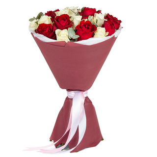 Buchet cu 15 trandafiri „Armonia Inimilor”