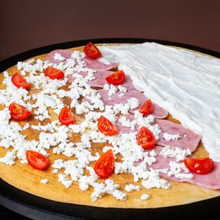 Палачинка Шунка, сирене, топено сирене и домати