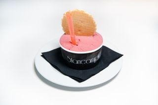 Coppetta con gelato ipocalorico 