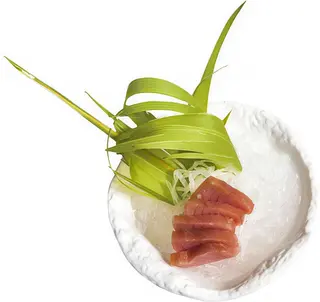 807 Sashimi de atún 6U