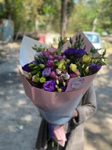 ეუსტომების და ჯუჯა ვარდების თაიგული