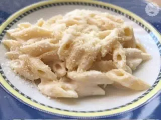 Penne 4 formaggi e funghi