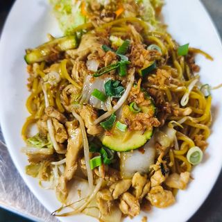 Makaron z kurczakiem lub wieprzowiną Duża porcja 500g