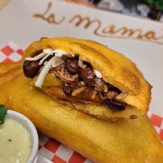 Empanada de Pabellón Venezolano