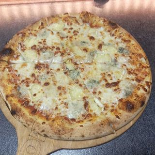 Pizza Quattro Formaggi