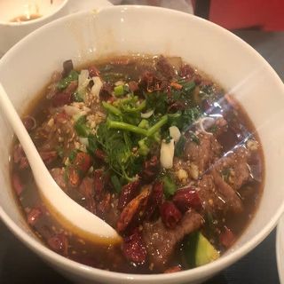 Sopa de ternera en cazuela