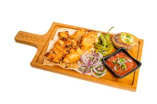 Пилешки шашлик от филе с гарнитура (450г)