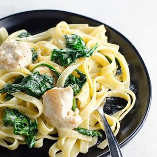 Fettuccine Espinafre Alfredo 